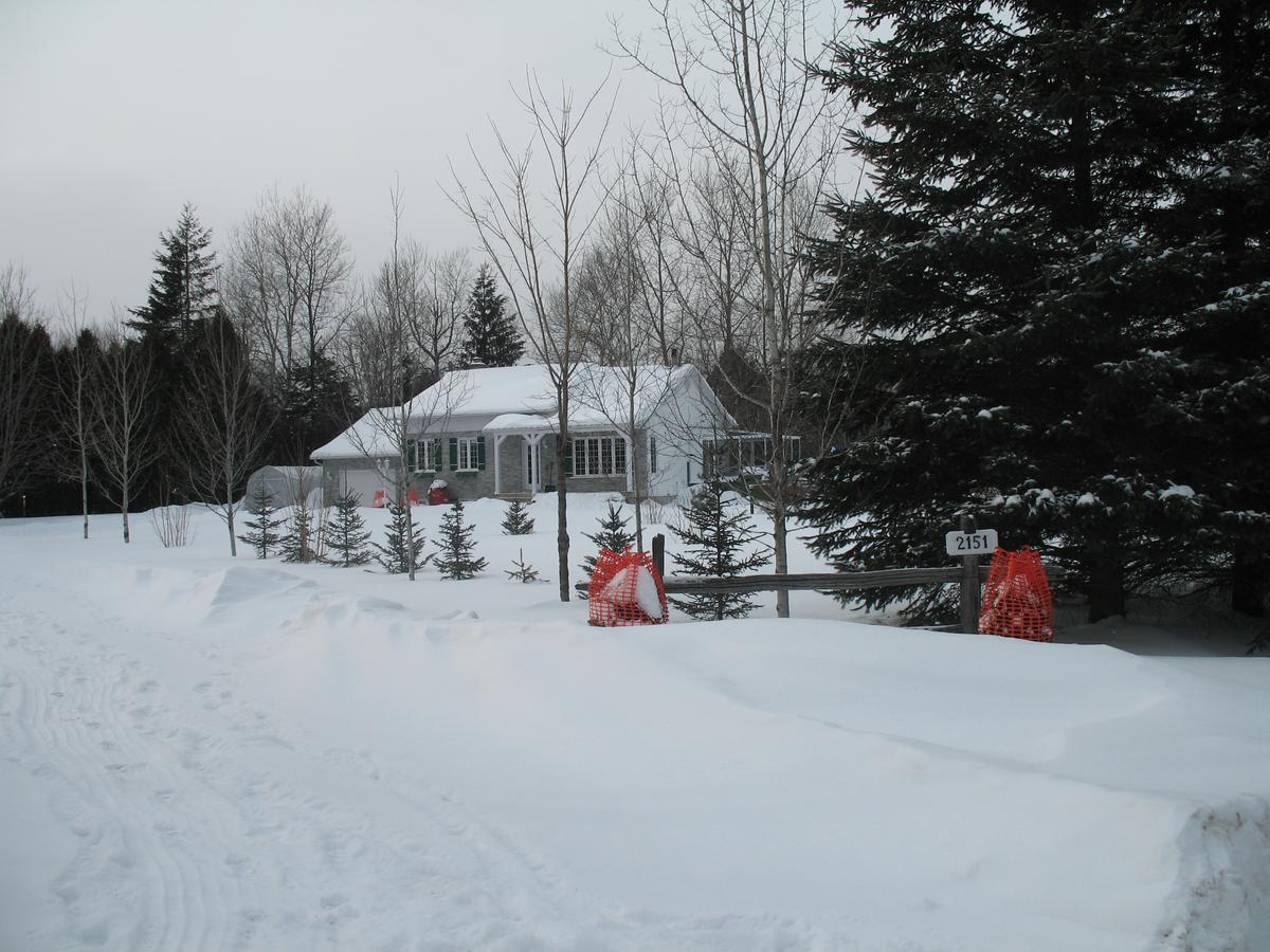 Gite Parc Mauricie B&B Saint Mathieu Du Parc Exterior photo